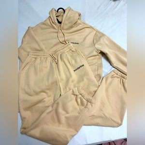 super cute thick tan sweat set